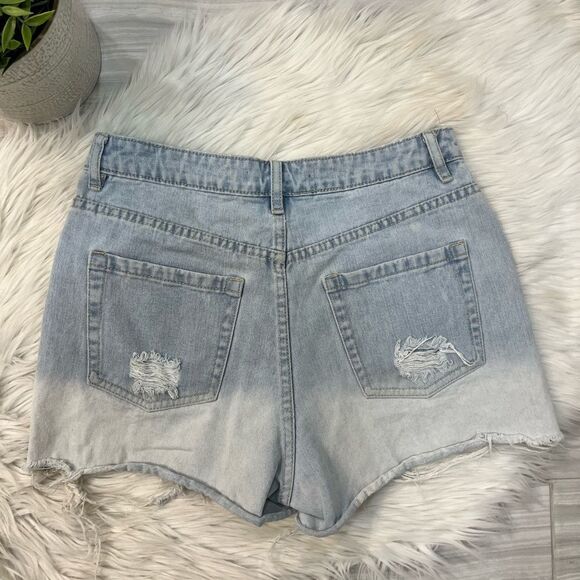 Cali 1850 Light Wash Distressed Shorts - Picture 8 of 9